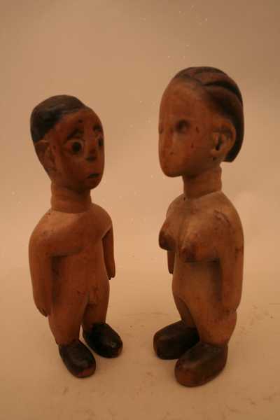 Ewe (poupées), d`afrique : Togo, statuette Ewe (poupées), masque ancien africain Ewe (poupées), art du Togo - Art Africain, collection privées Belgique. Statue africaine de la tribu des Ewe (poupées), provenant du Togo, 1123/4277.Poupées de fertilité Ewe.Elles étaient lavées et portées par les femmes. L
